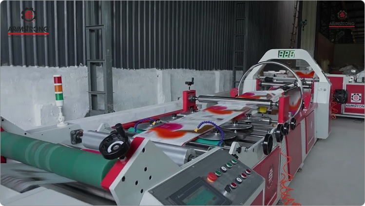 High Speed Roll to Roll Gusseting Machine